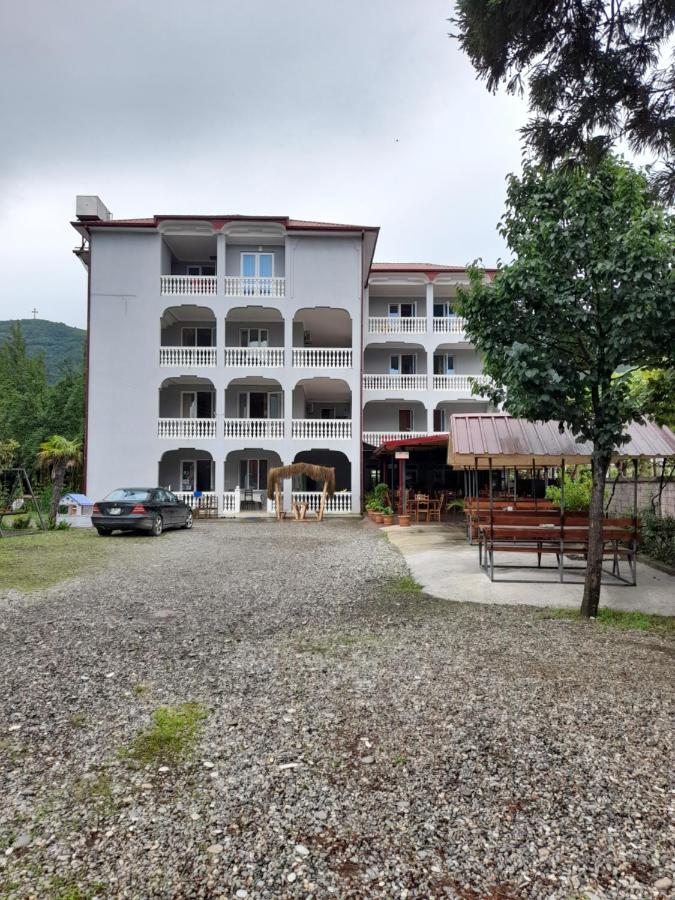 Beliy Dom Hotel ควาเรียที ภายนอก รูปภาพ