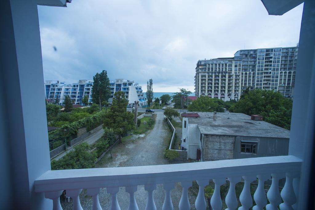 Beliy Dom Hotel ควาเรียที ภายนอก รูปภาพ